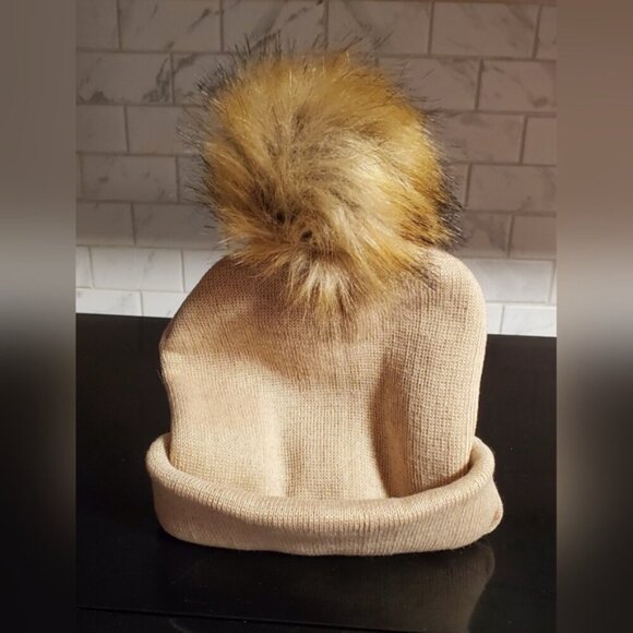 @snapngopoms ~ Support a POSHER ~ 1 Cream Adult Hat w/Tan Changeable Pom - Picture 2 of 4